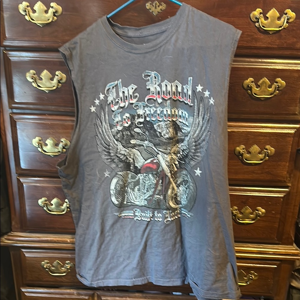 Gray Graphic Tank Top with Raw Sleeves